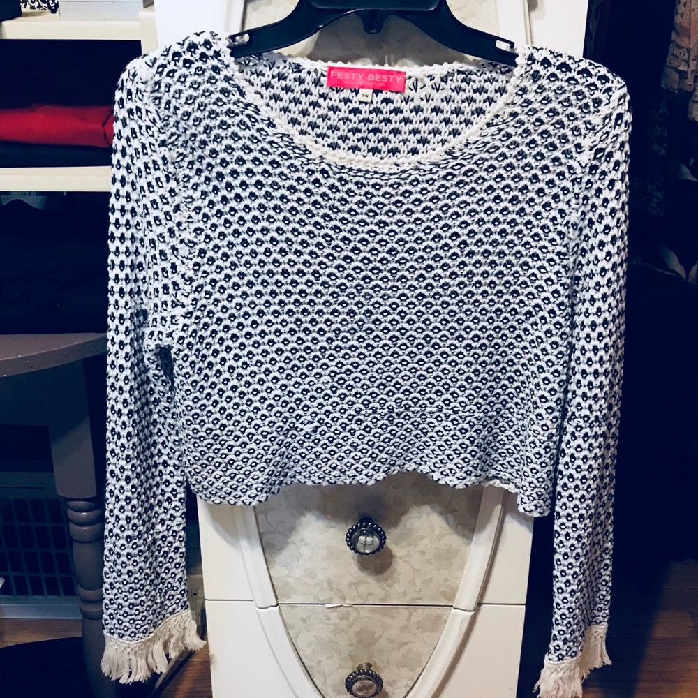 FESTY Crochet Crop Top